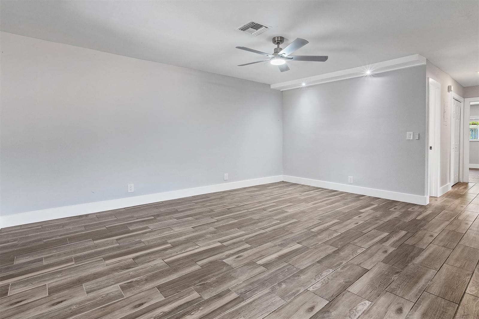 10131 NW 35th Street 16D — photo 3