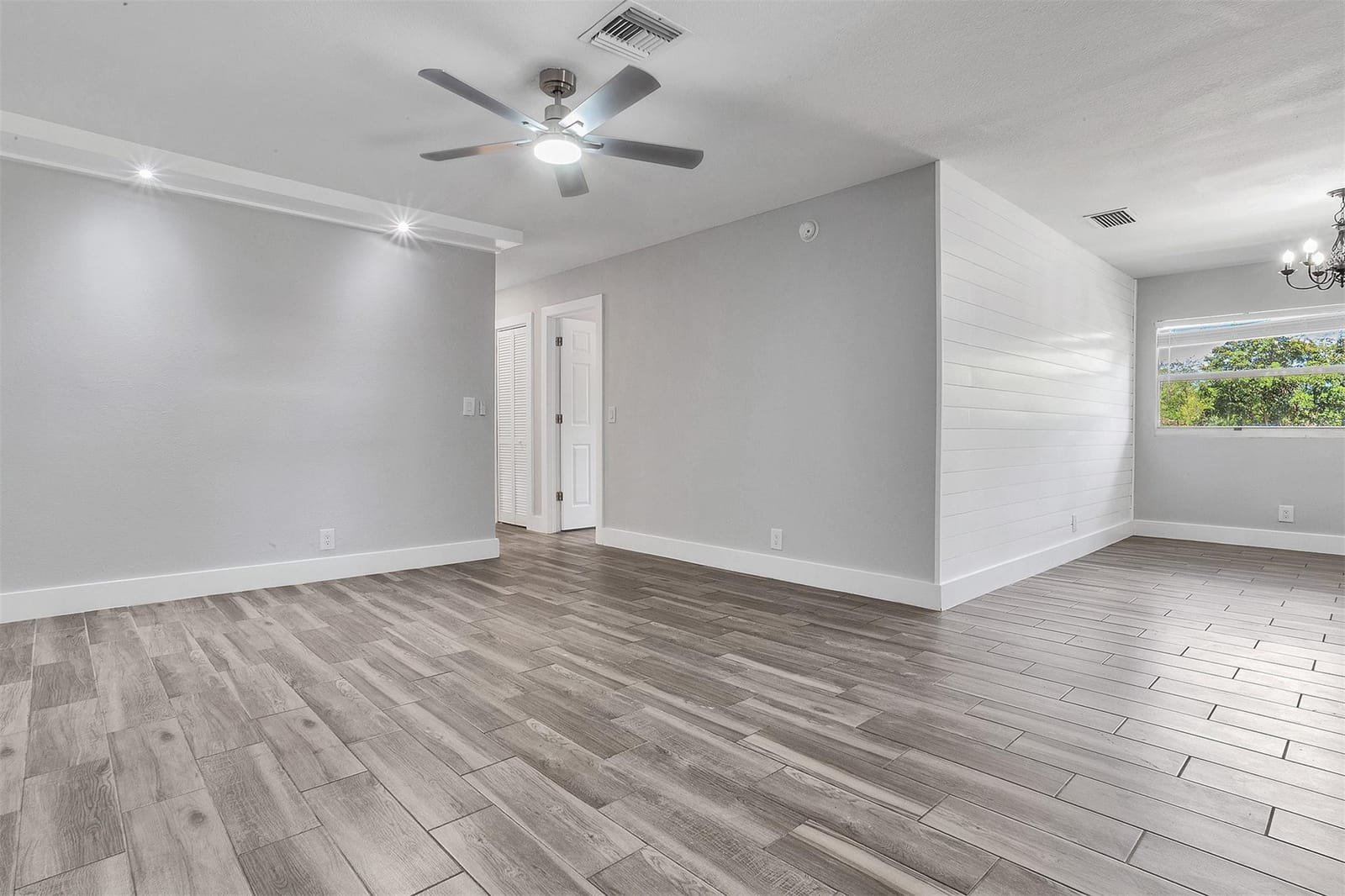 10131 NW 35th Street 16D — photo 4
