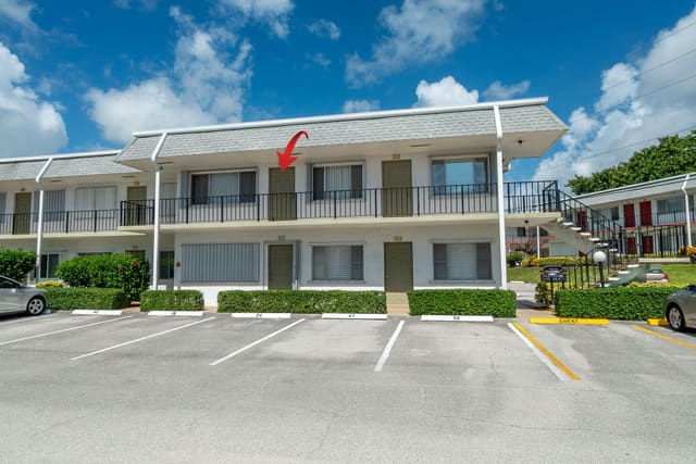 3160 Lake Osborne Drive 211, Lake Worth Beach, FL 33461