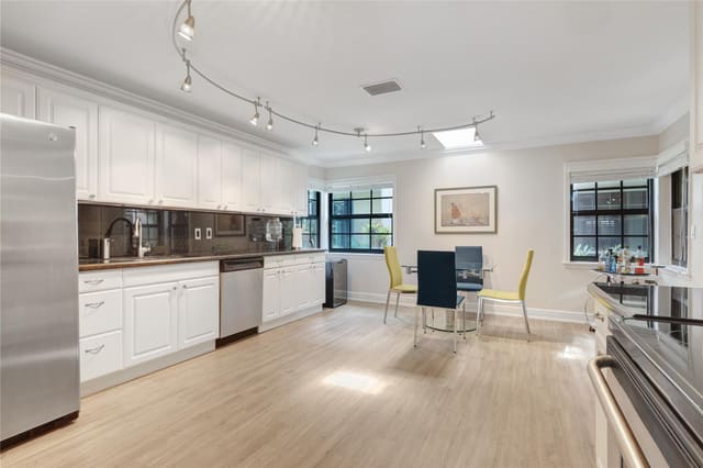 905 SE 12th Court 17, sold in Capistrano Townhomes, Fort Lauderdale, FL