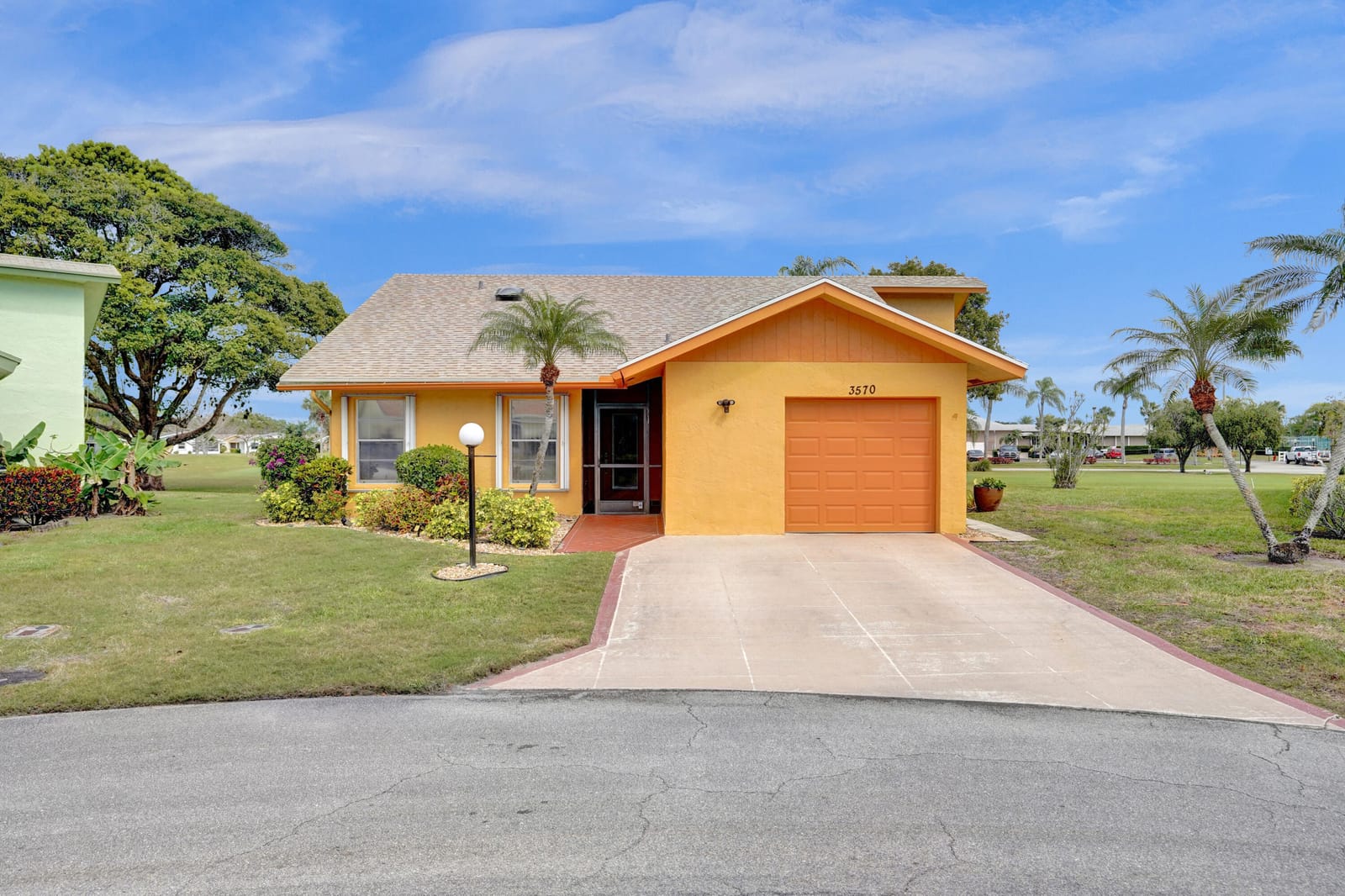 3570 Amalfi Drive — photo 2