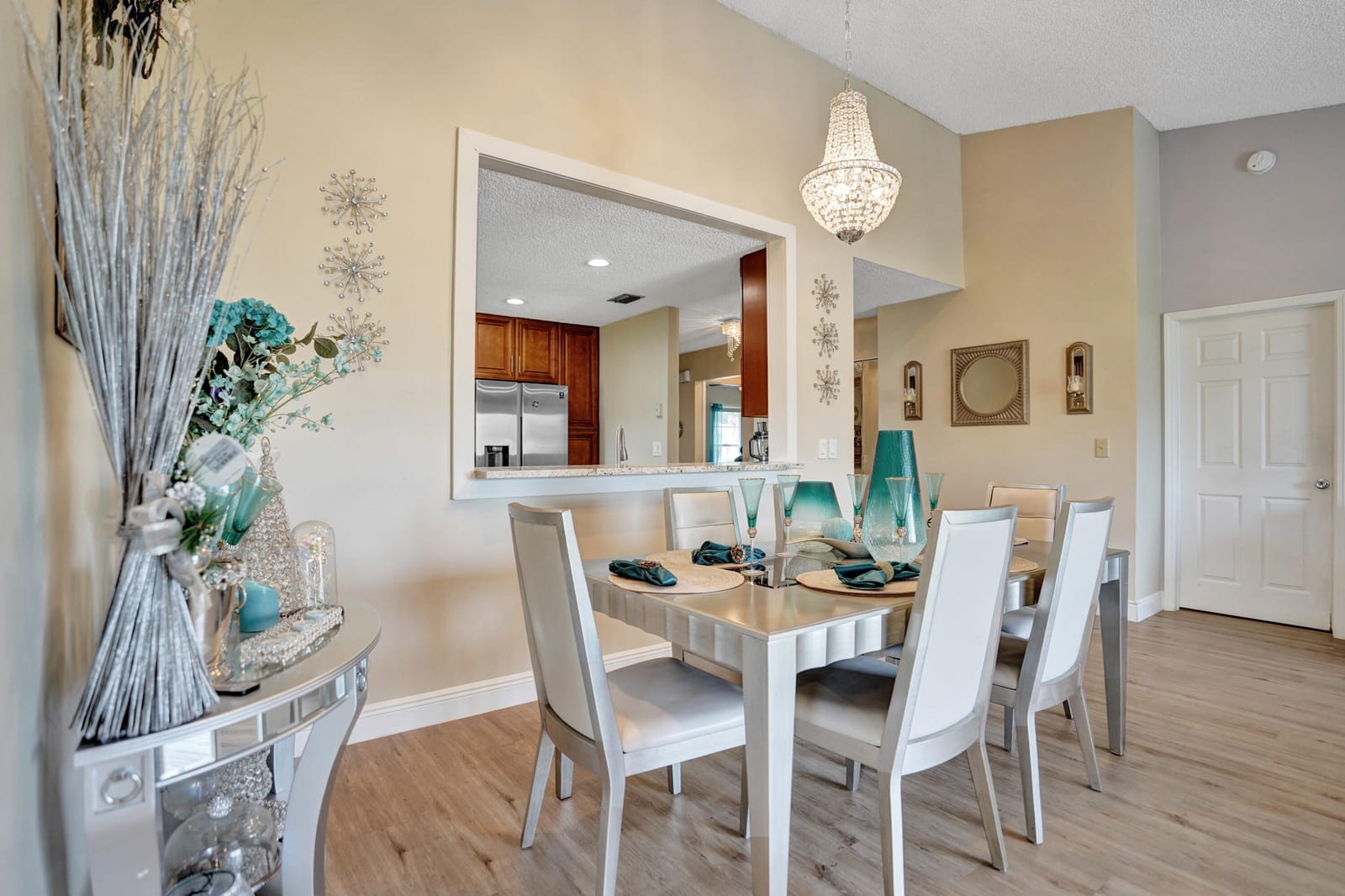 3570 Amalfi Drive — photo 11