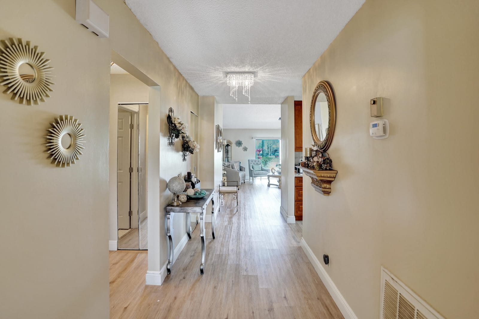3570 Amalfi Drive — photo 7