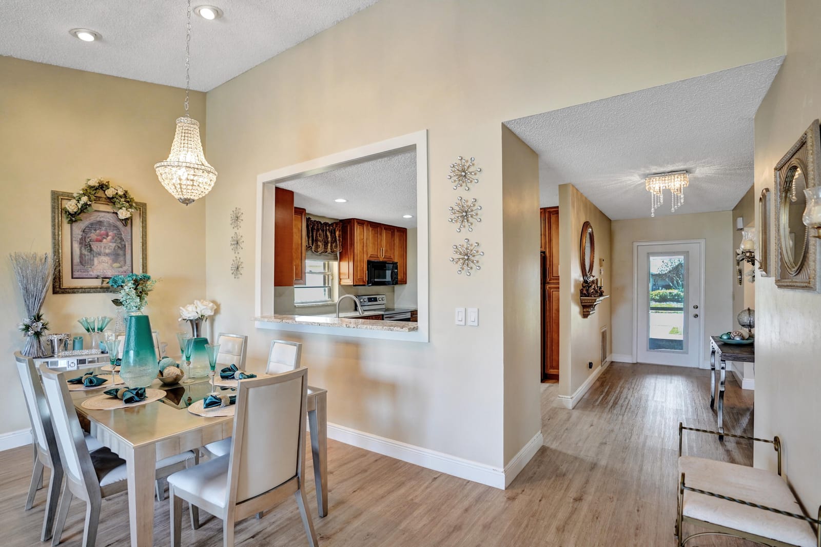 3570 Amalfi Drive — photo 8