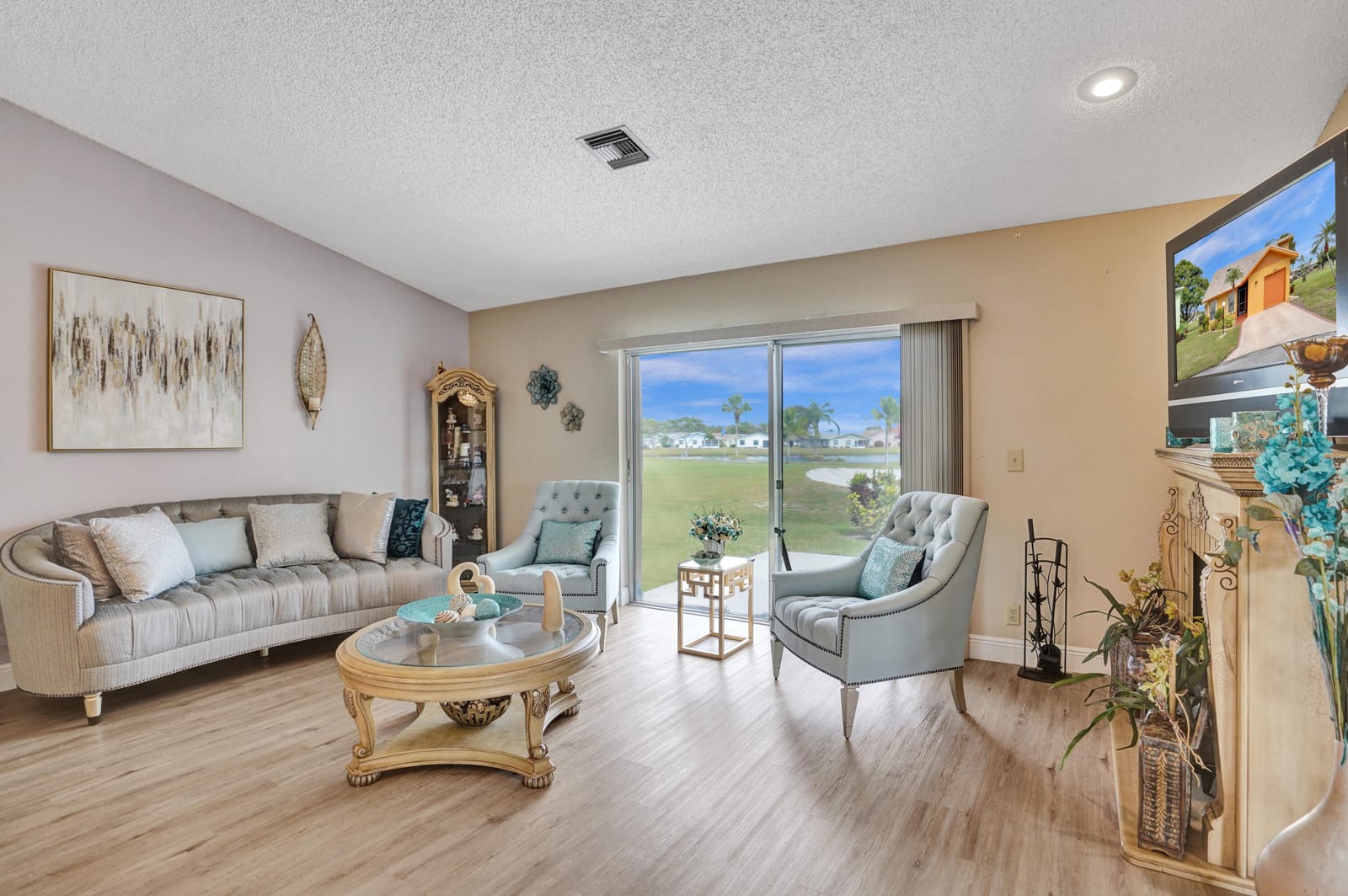 3570 Amalfi Drive — photo 9