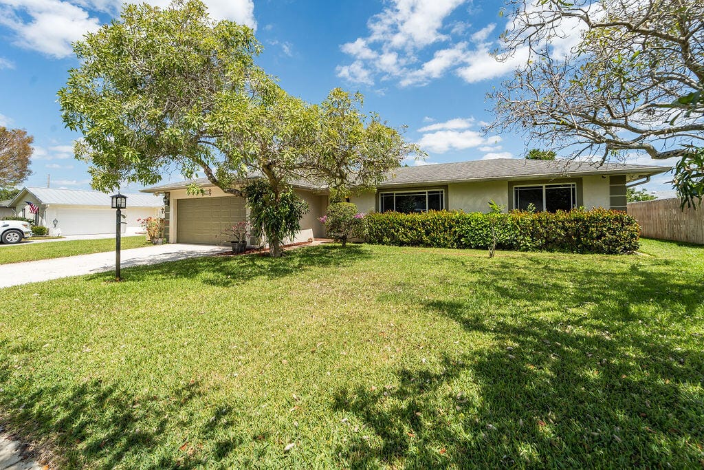 2550 Lochmore Road, Riviera Beach, FL 33407