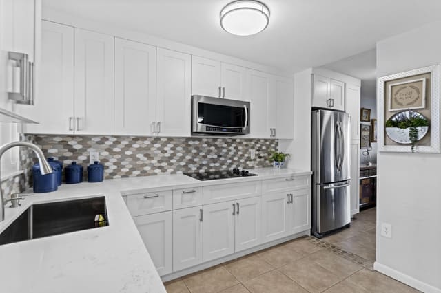 2791 N Pine Island Road 112, sold in Sunrise Lakes 78 Condo, Sunrise, FL