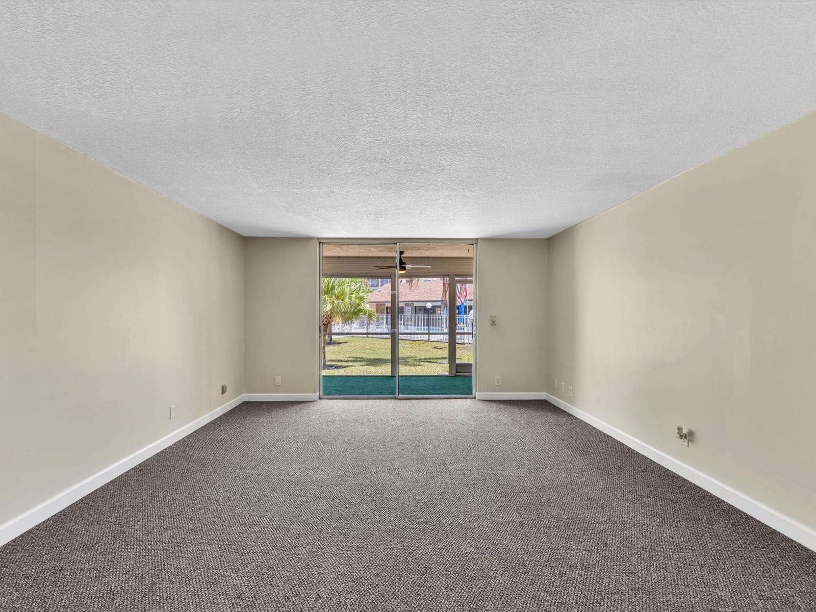 1025 SE 4th Avenue 102 — photo 12