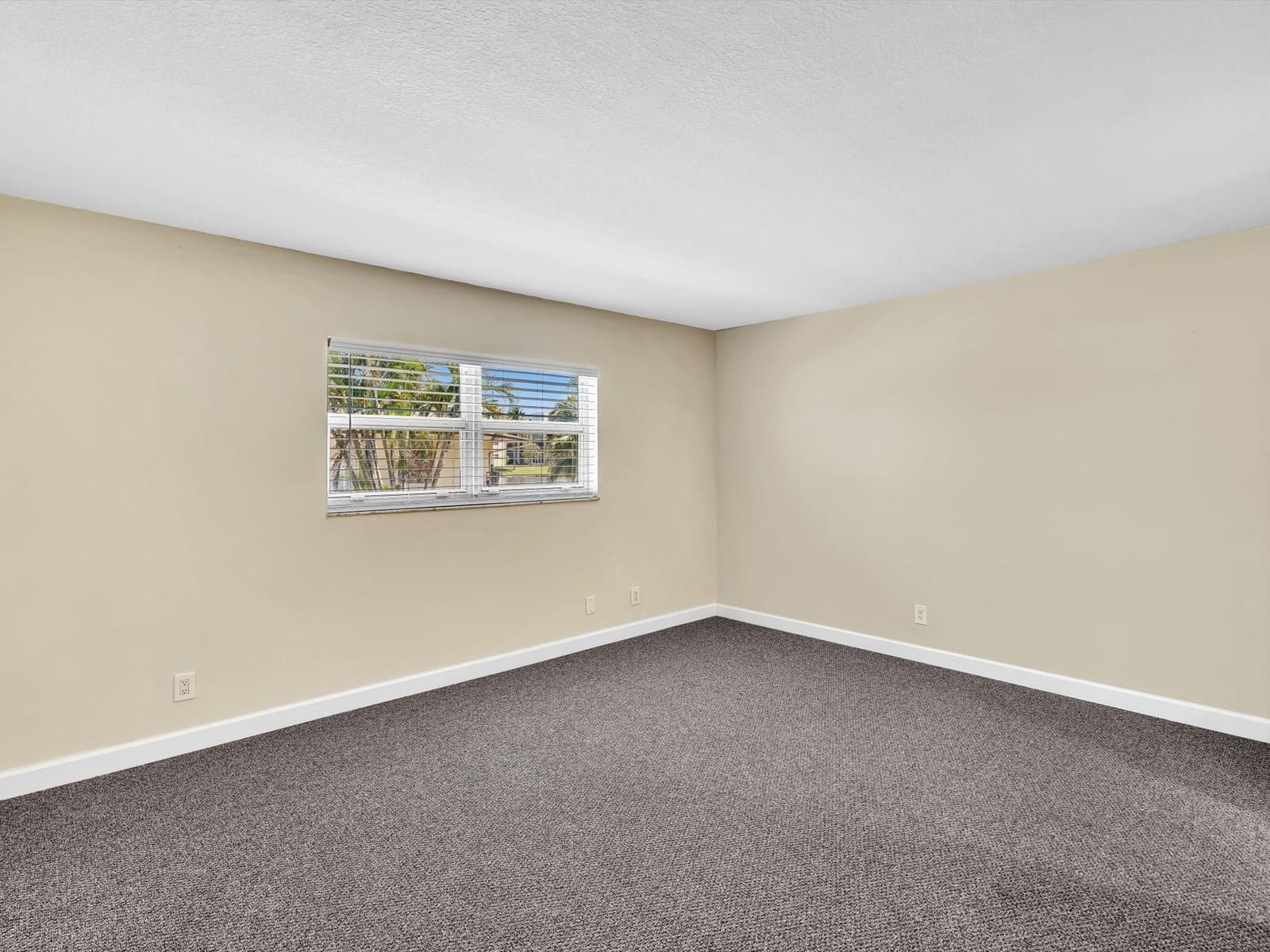 1025 SE 4th Avenue 102, Dania Beach, FL 33004 photo 27