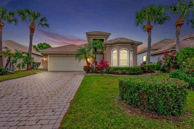 305 NW Somerset Circle, Port St. Lucie, FL 34983