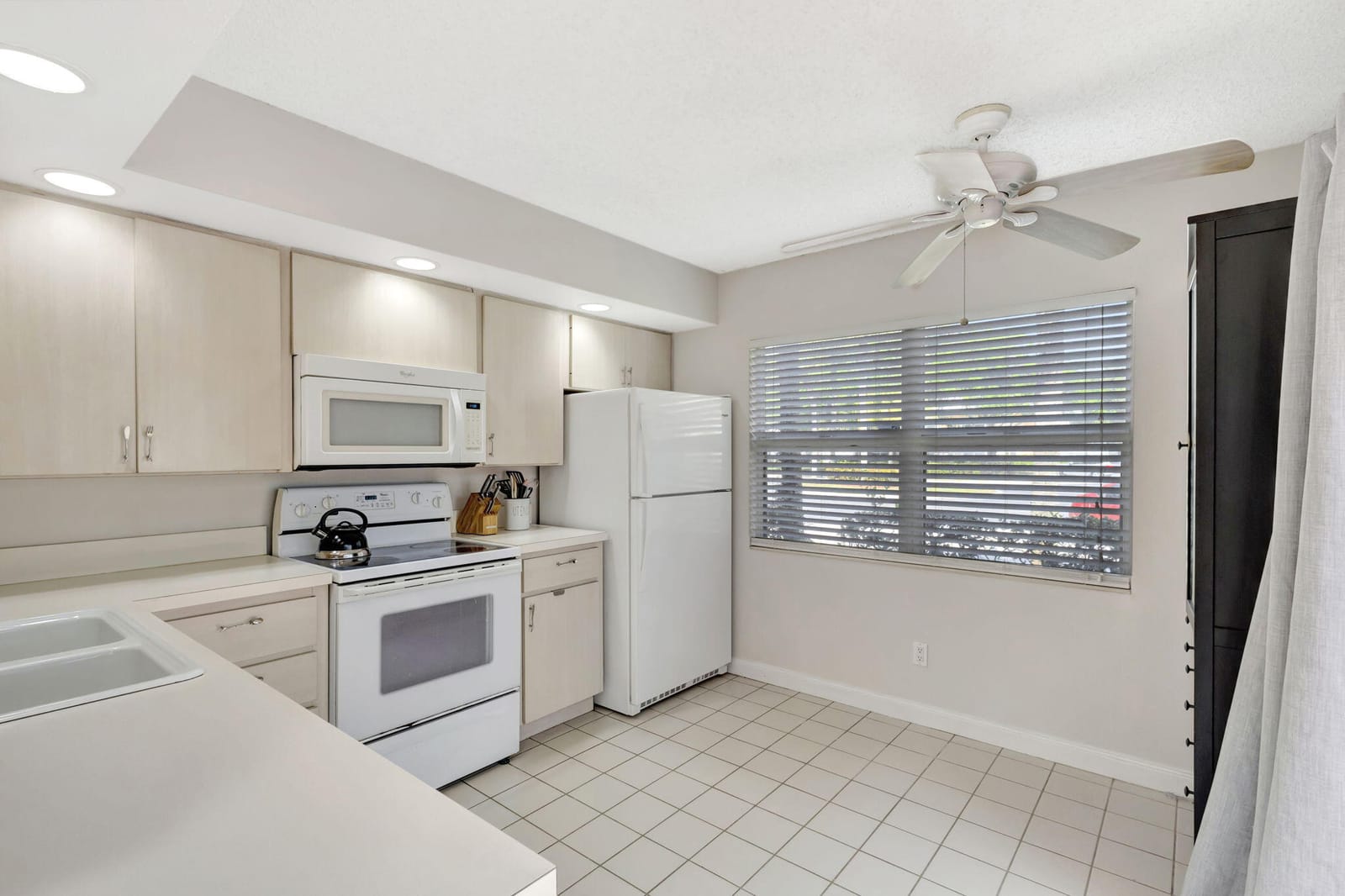 3141 Kingston Court, West Palm Beach, FL 33409 photo 13