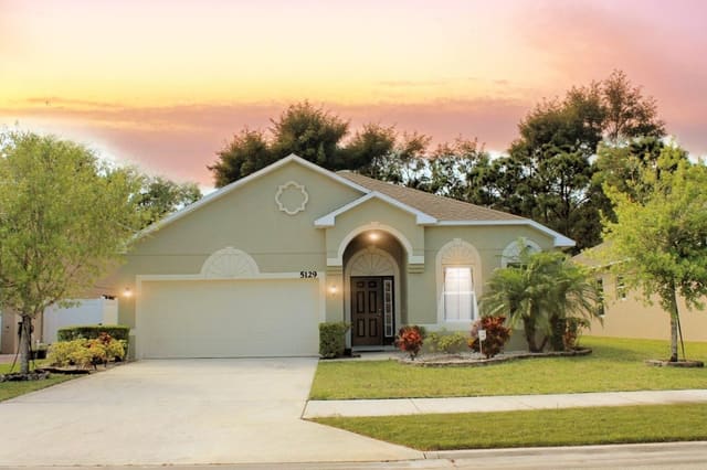 5129 NW Wisk Fern Circle, Port St. Lucie, FL 34986