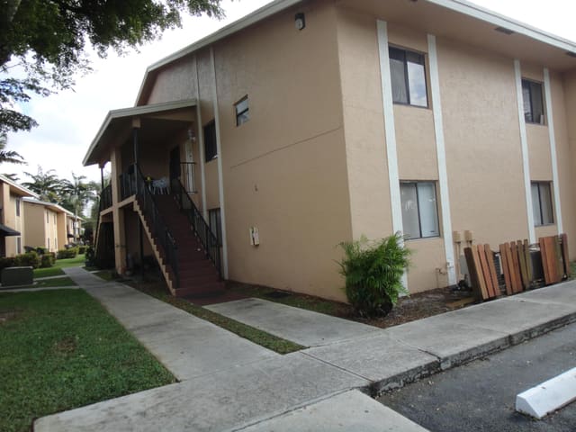 6031 N 10th Avenue 217, sold in Laurels At Sherwood Condo, Greenacres, FL