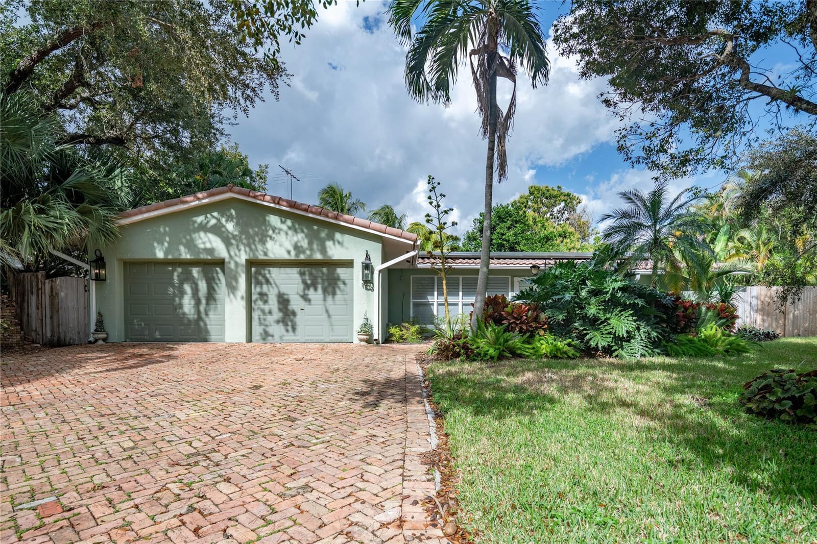 1733 SW 4th Court, Fort Lauderdale, FL 33312