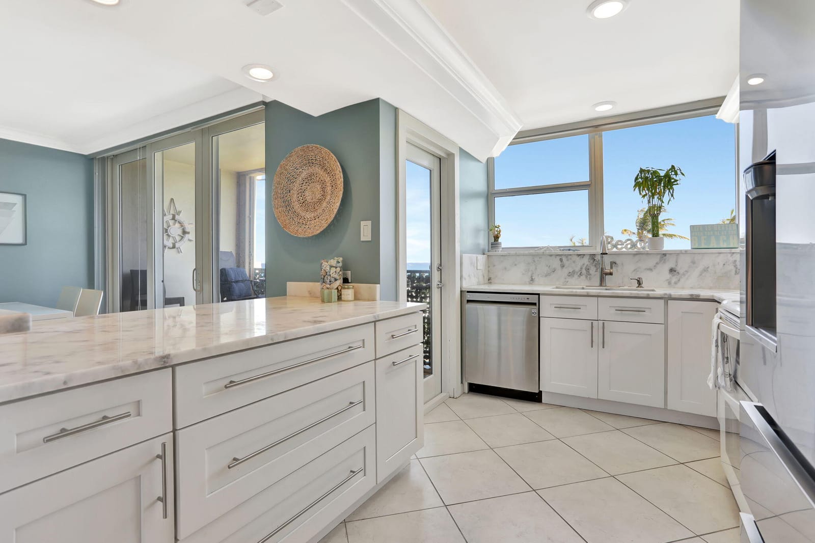 1237 Hillsboro Mile 402, Hillsboro Beach, FL 33062 photo 12