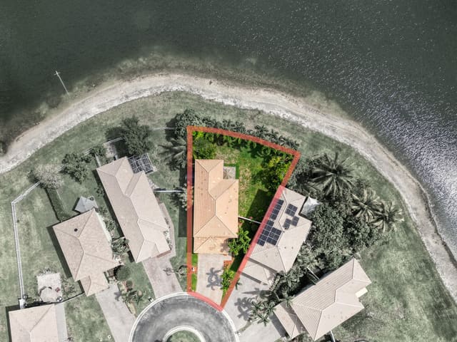 3276 Commodore Court, West Palm Beach, FL 33411