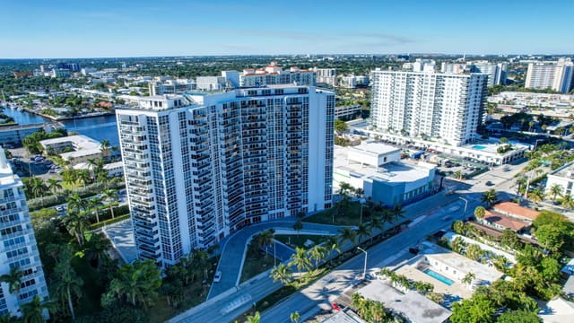 2841 N Ocean Boulevard 307, sold in Vantage View Condo, Fort Lauderdale, FL