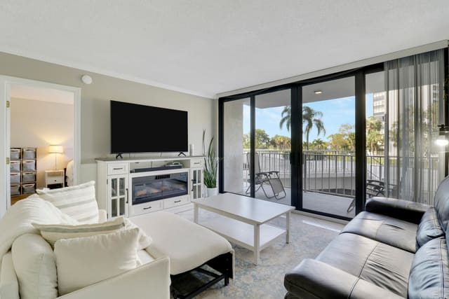 336 Golfview Road 214, North Palm Beach, FL 33408