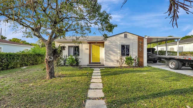 915 NW 121st Street, North Miami, FL 33168
