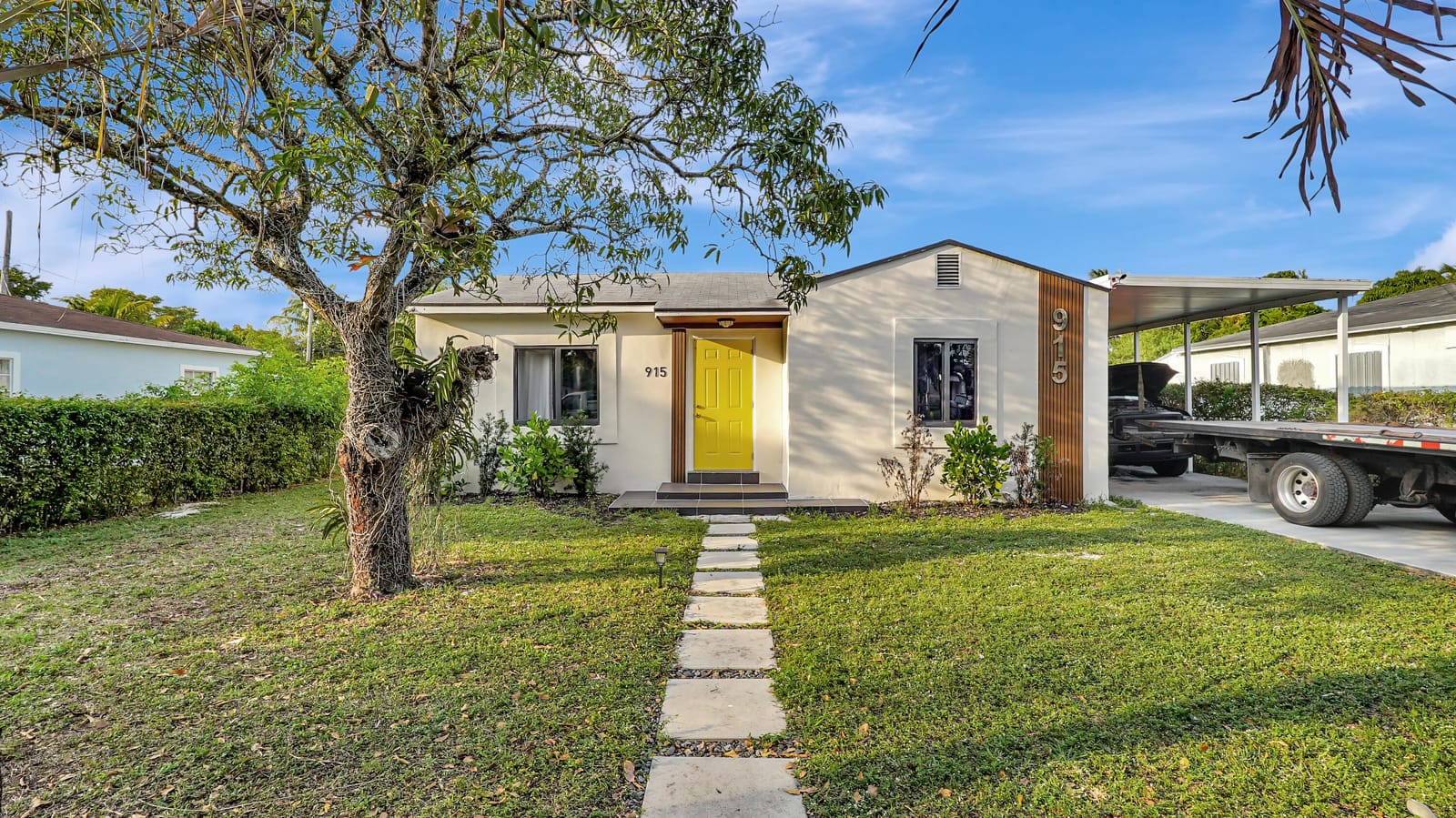915 NW 121st Street, North Miami, FL 33168