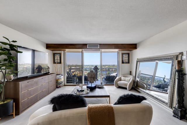 2701 N Ocean Boulevard 9e, sold in Embassy Tower, Fort Lauderdale, FL