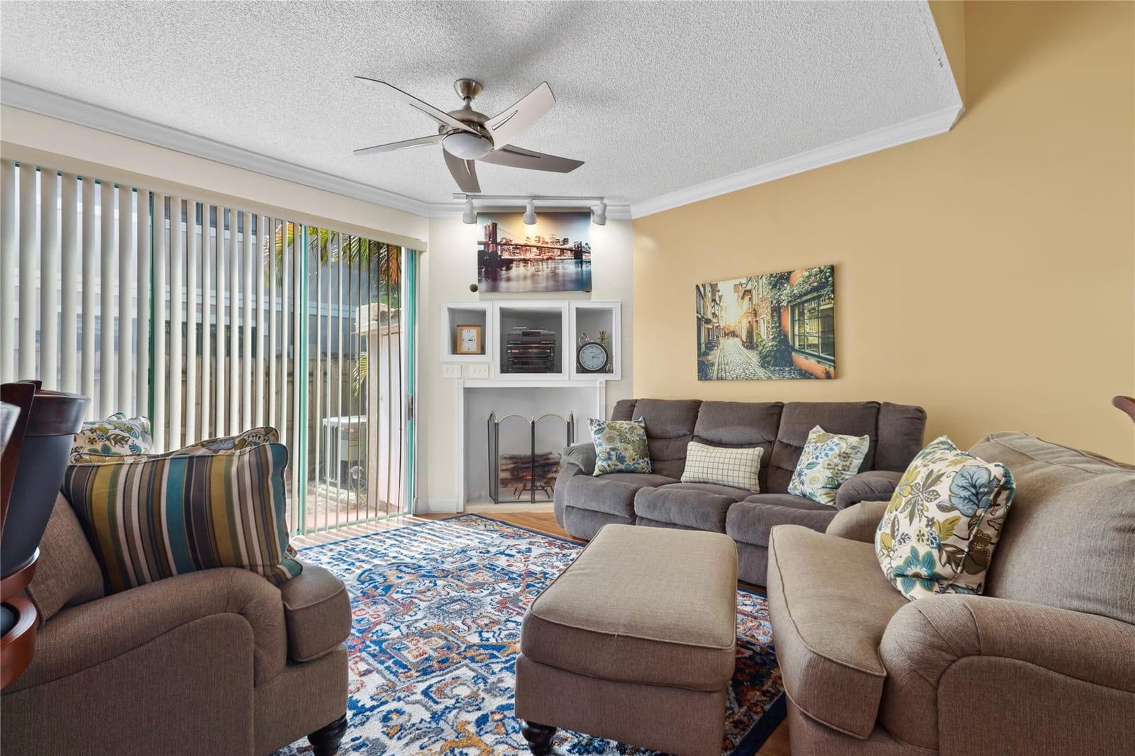 1407 NW 126th Lane 4707 — photo 5