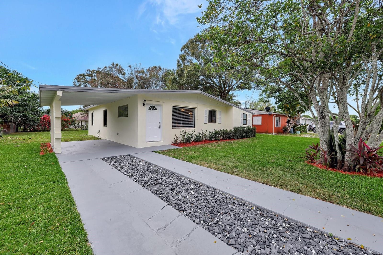 705 Palm Avenue, Fort Pierce, FL 34982