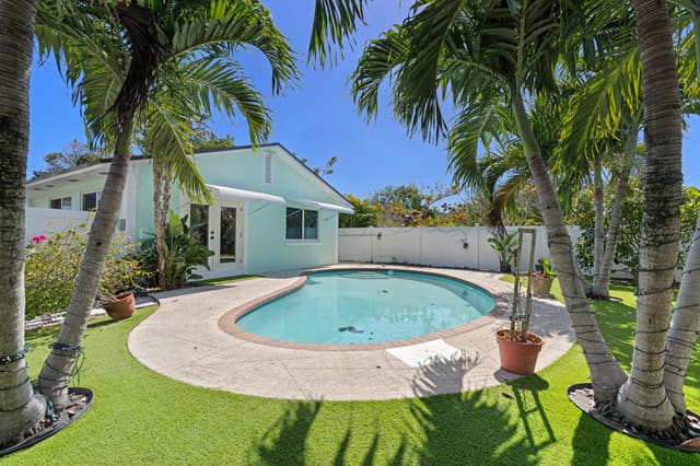 601 SE 3rd Avenue, Delray Beach, FL 33483