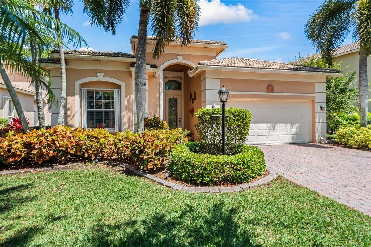 5722 Sterling Lake Drive, Fort Pierce, FL 34951