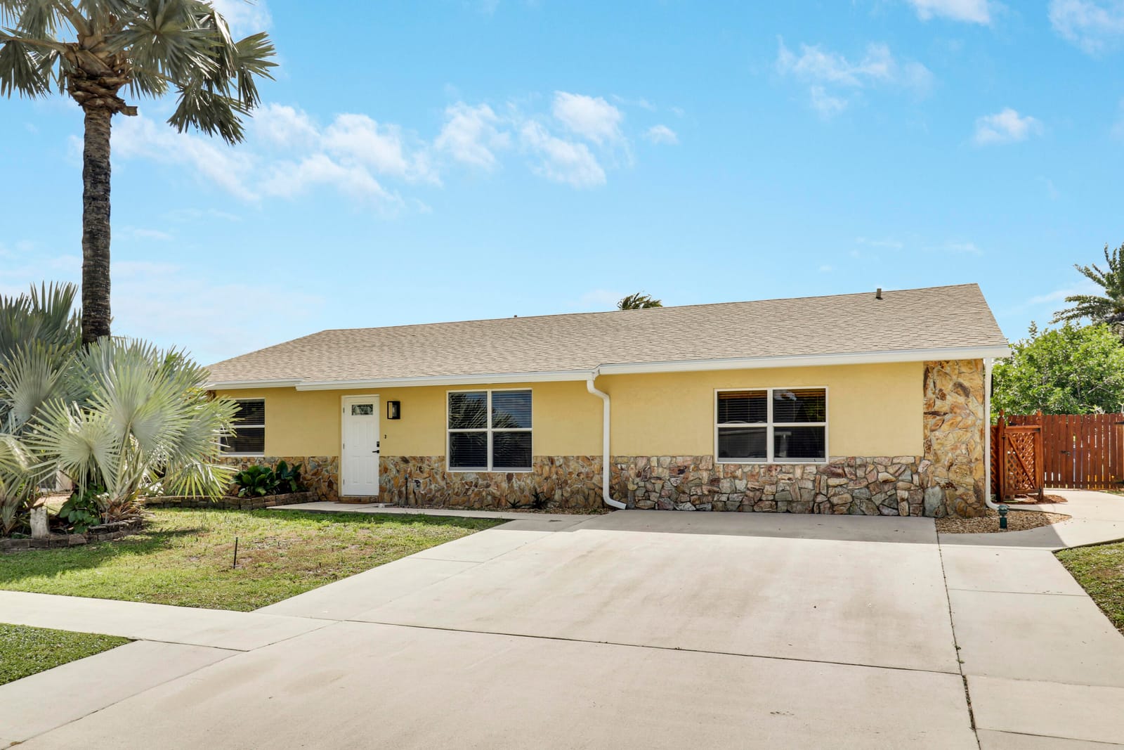 222 Las Palmas Street, Royal Palm Beach, FL 33411
