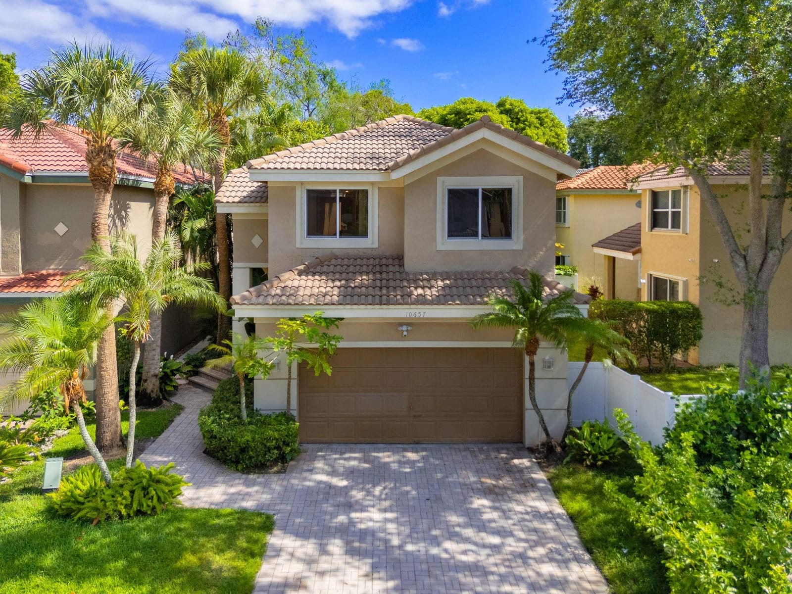 10657 NW 1st Street, Plantation, FL 33324