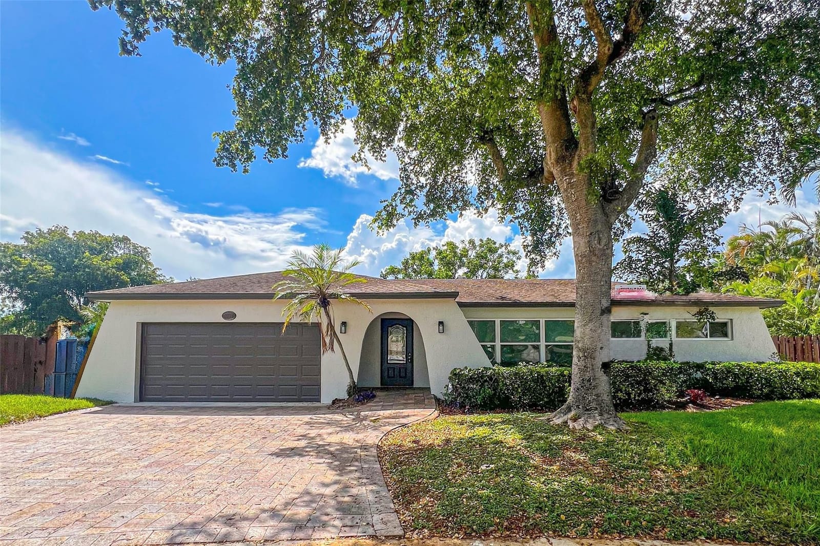 8759 SW 51st Place, Cooper City, FL 33328