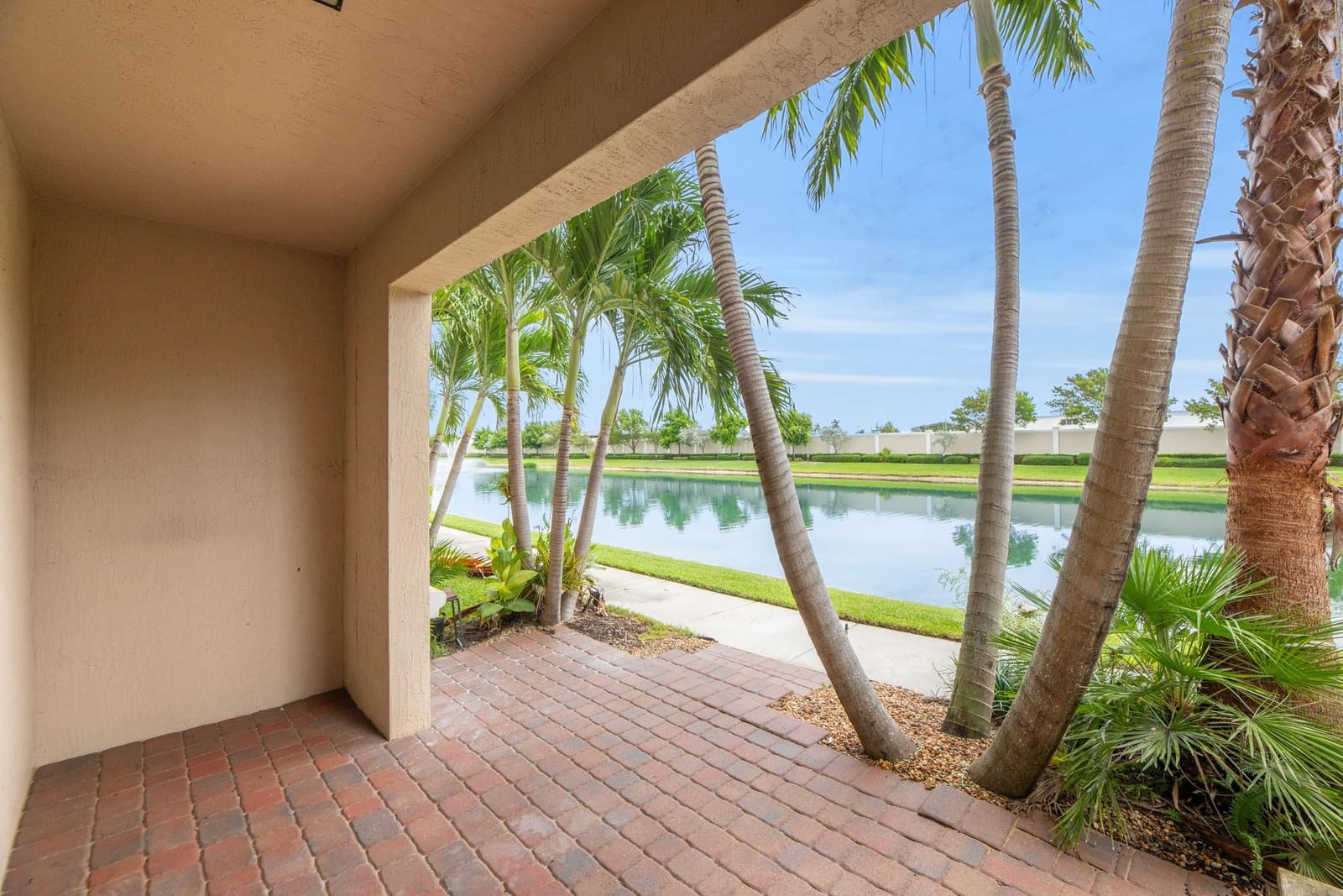 4220 N Dixie Highway 75, Oakland Park, FL 33334 photo 1