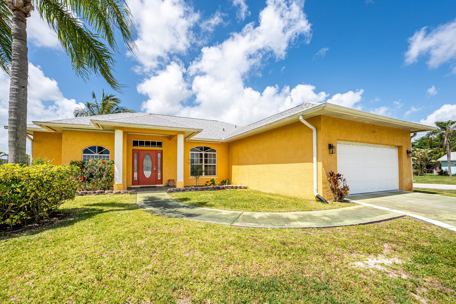 220 SE Verada Avenue, Port St. Lucie, FL 34983