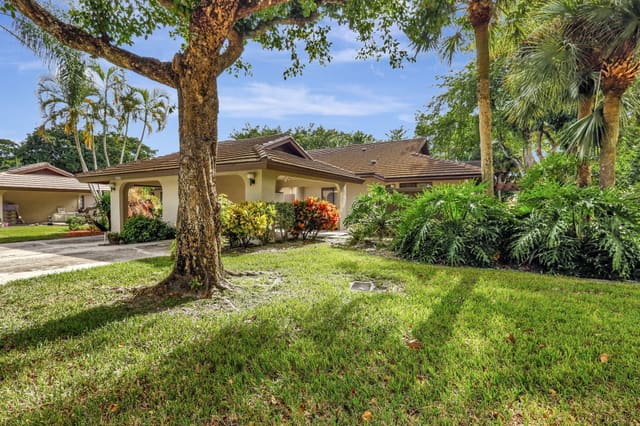 10088 Shadywood Place, Boynton Beach, FL 33437