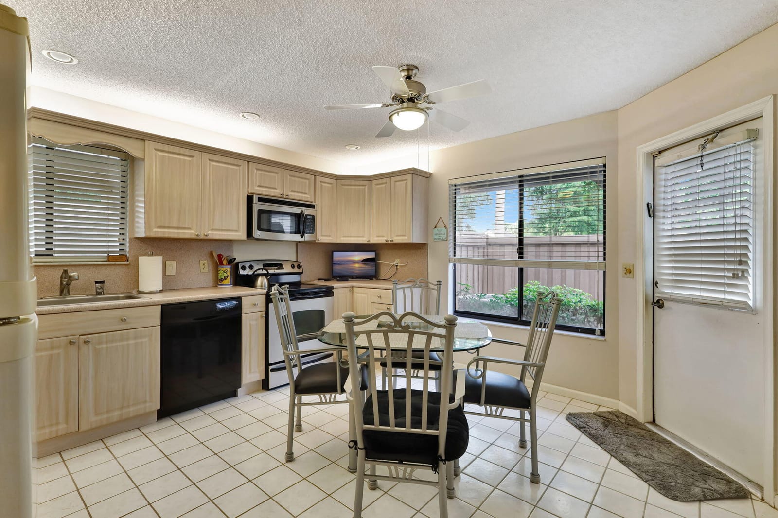 10088 Shadywood Place, Boynton Beach, FL 33437 photo 2