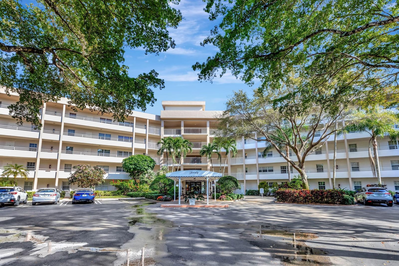 3800 Oaks Clubhouse Drive 402, Pompano Beach, FL 33069