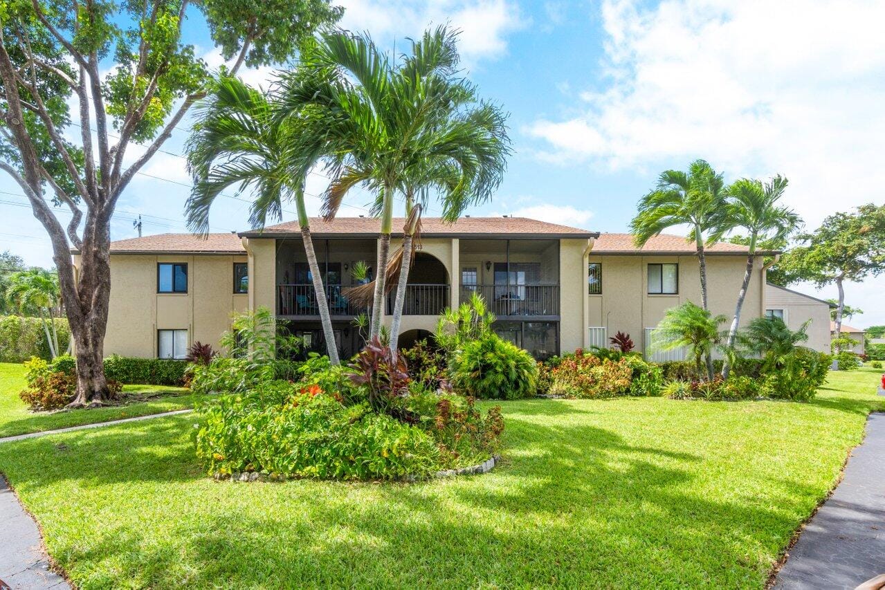 513 Shady Pine Way C2, Greenacres, FL 33415