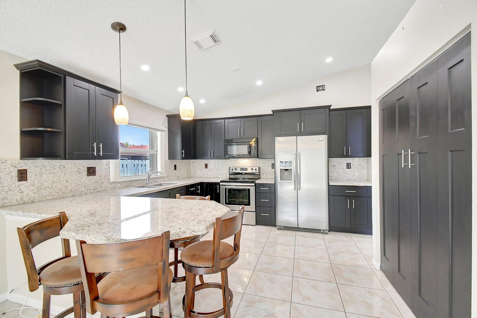 16590 NW 9th Street, Pembroke Pines, FL 33028 photo 22