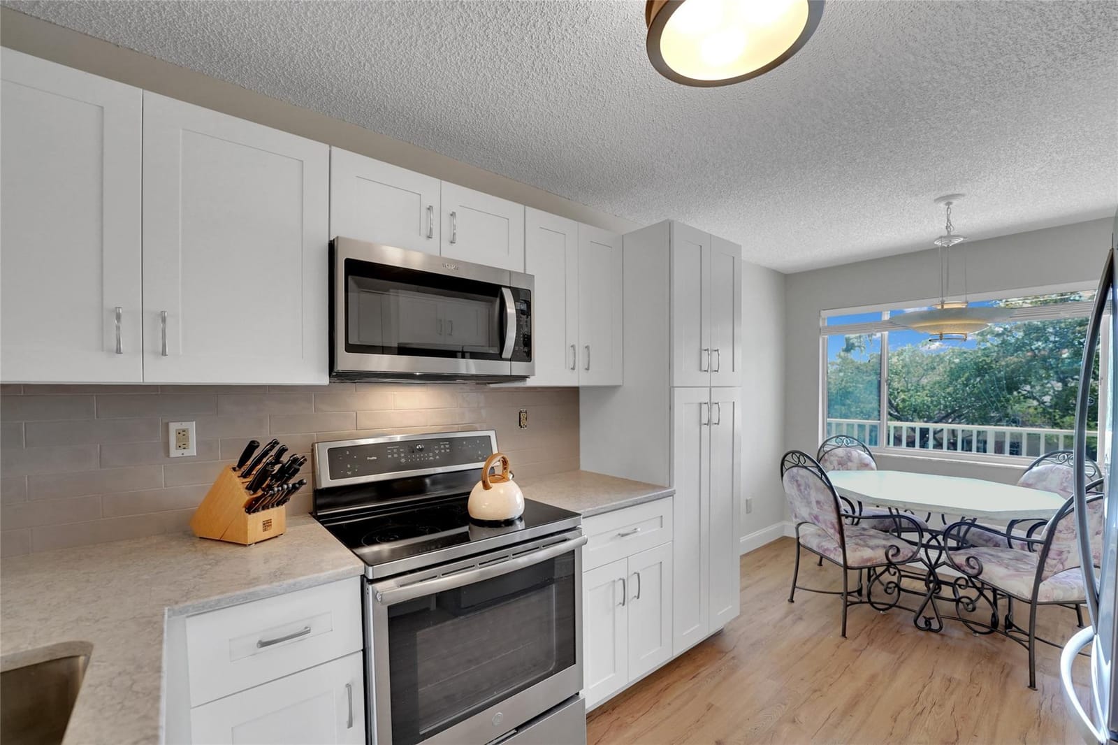 7220 S Devon Drive 302, Fort Lauderdale, FL 33321