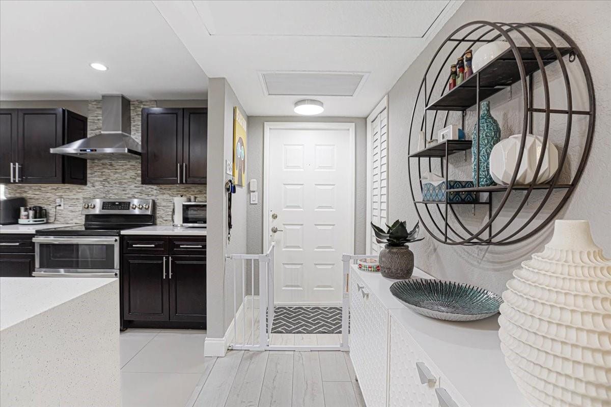 4261 W Palm Aire Drive 107 — photo 4