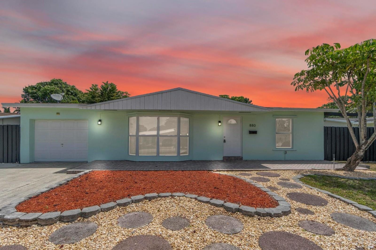 880 SW 67th Avenue, North Lauderdale, FL 33068