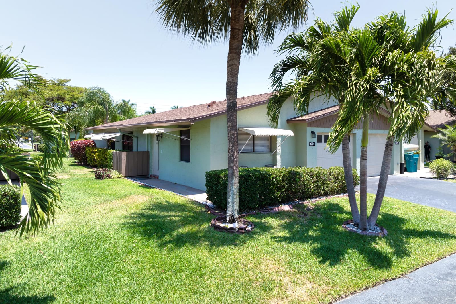 1731 Palmland Drive — photo 2