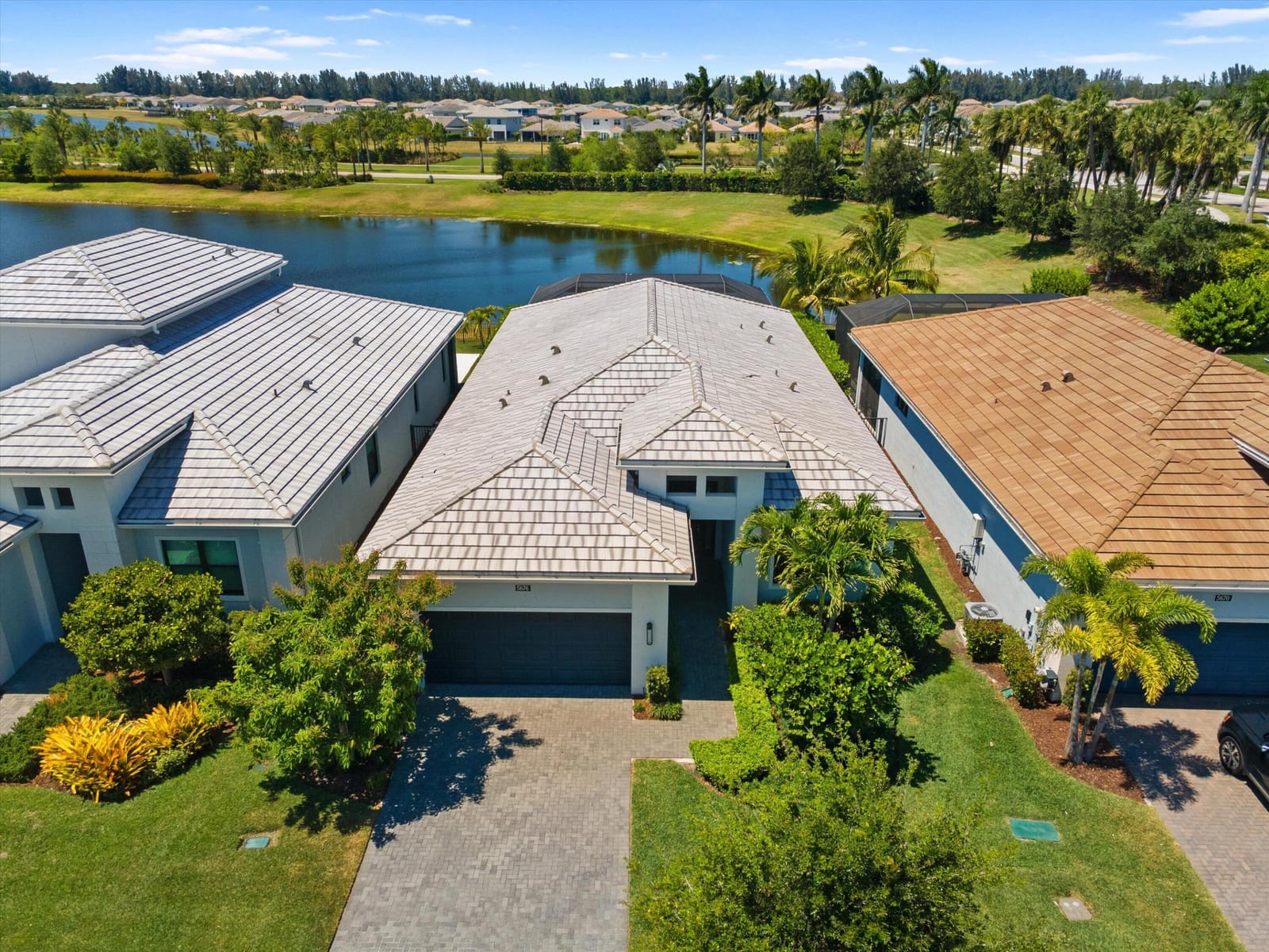 5676 Saint Armands Way — photo 3