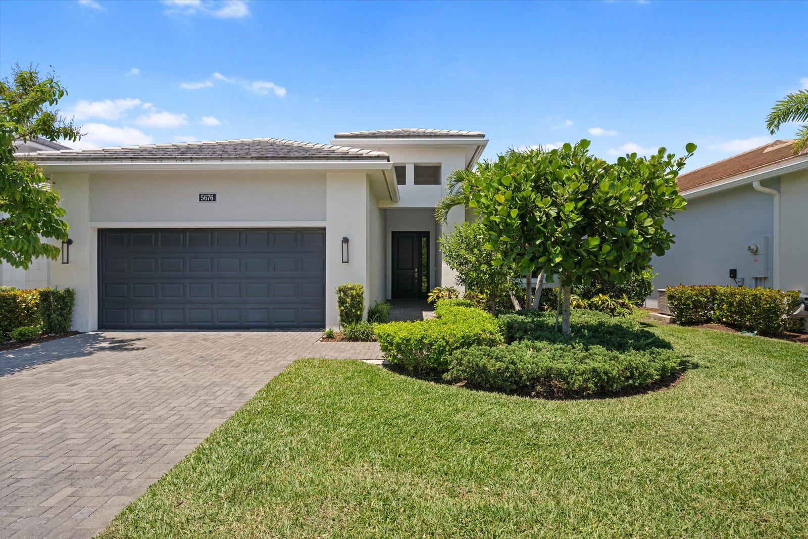 5676 Saint Armands Way — photo 4