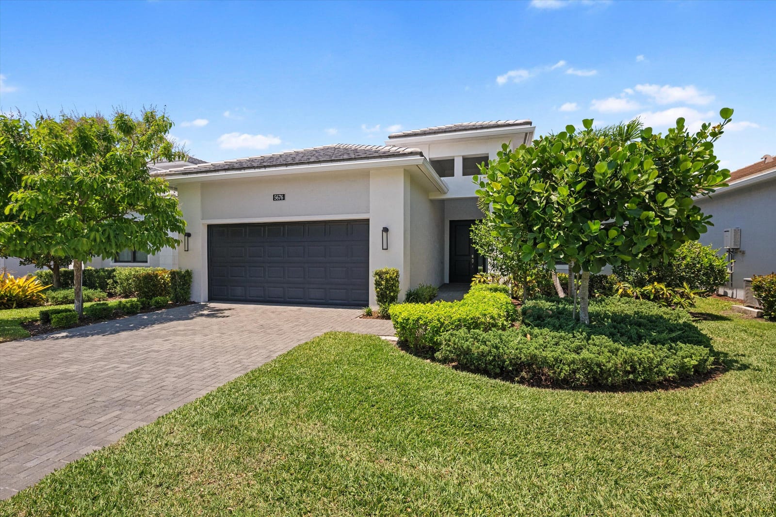 5676 Saint Armands Way — photo 5