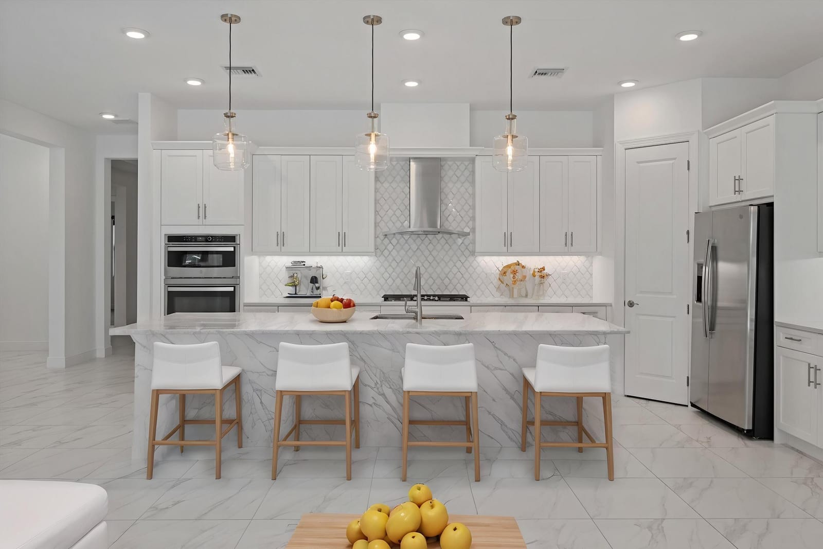 5676 Saint Armands Way — photo 8