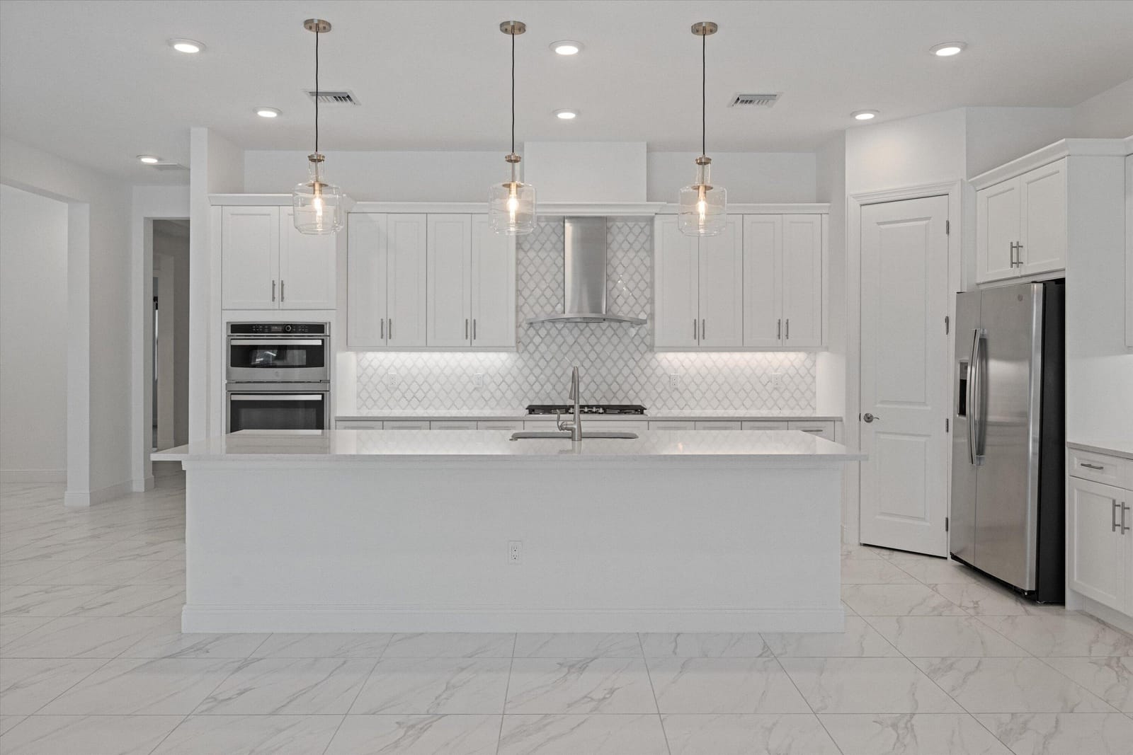 5676 Saint Armands Way — photo 9