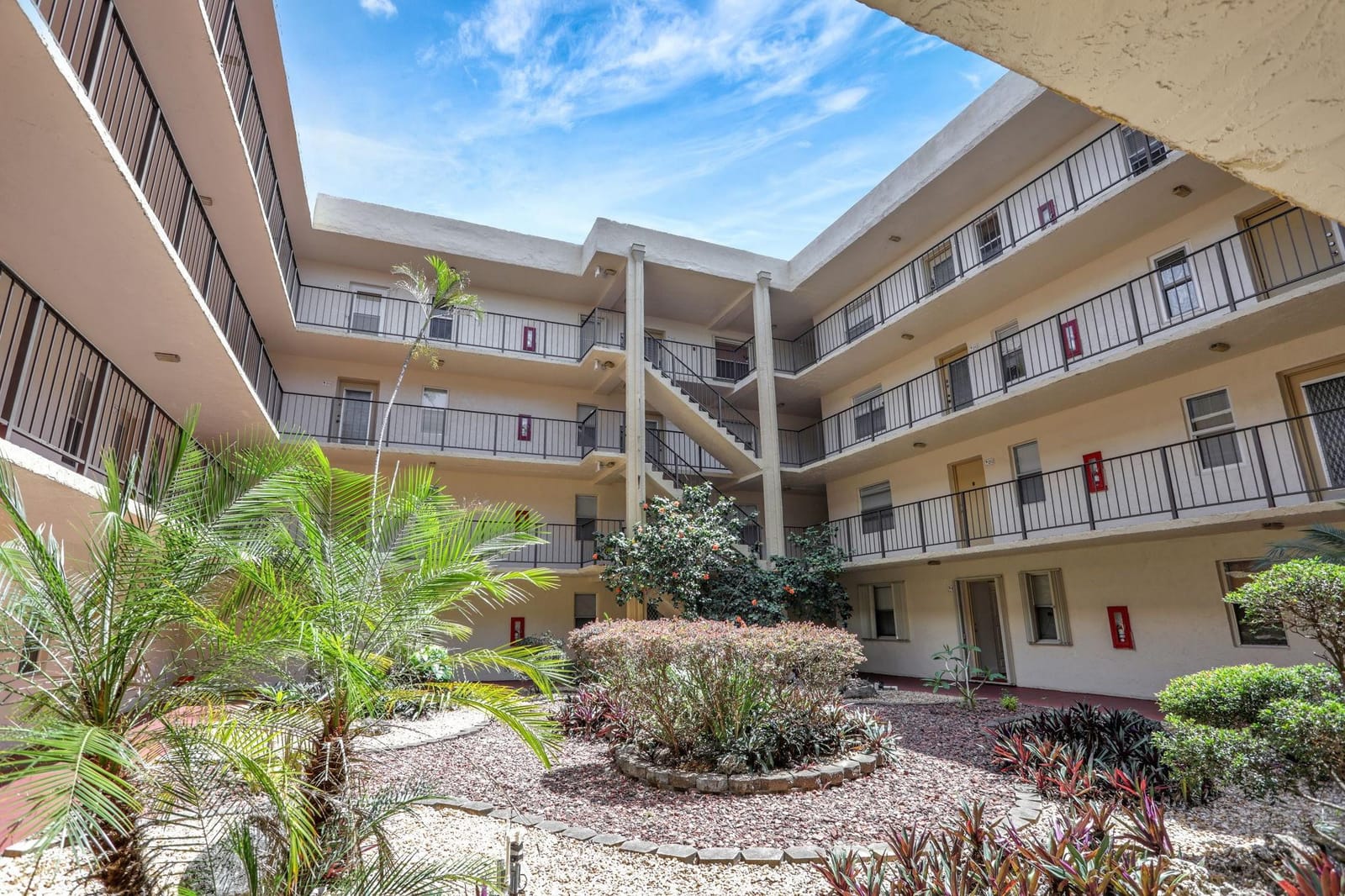 2801 Somerset Drive 112, Lauderdale Lakes, FL 33311