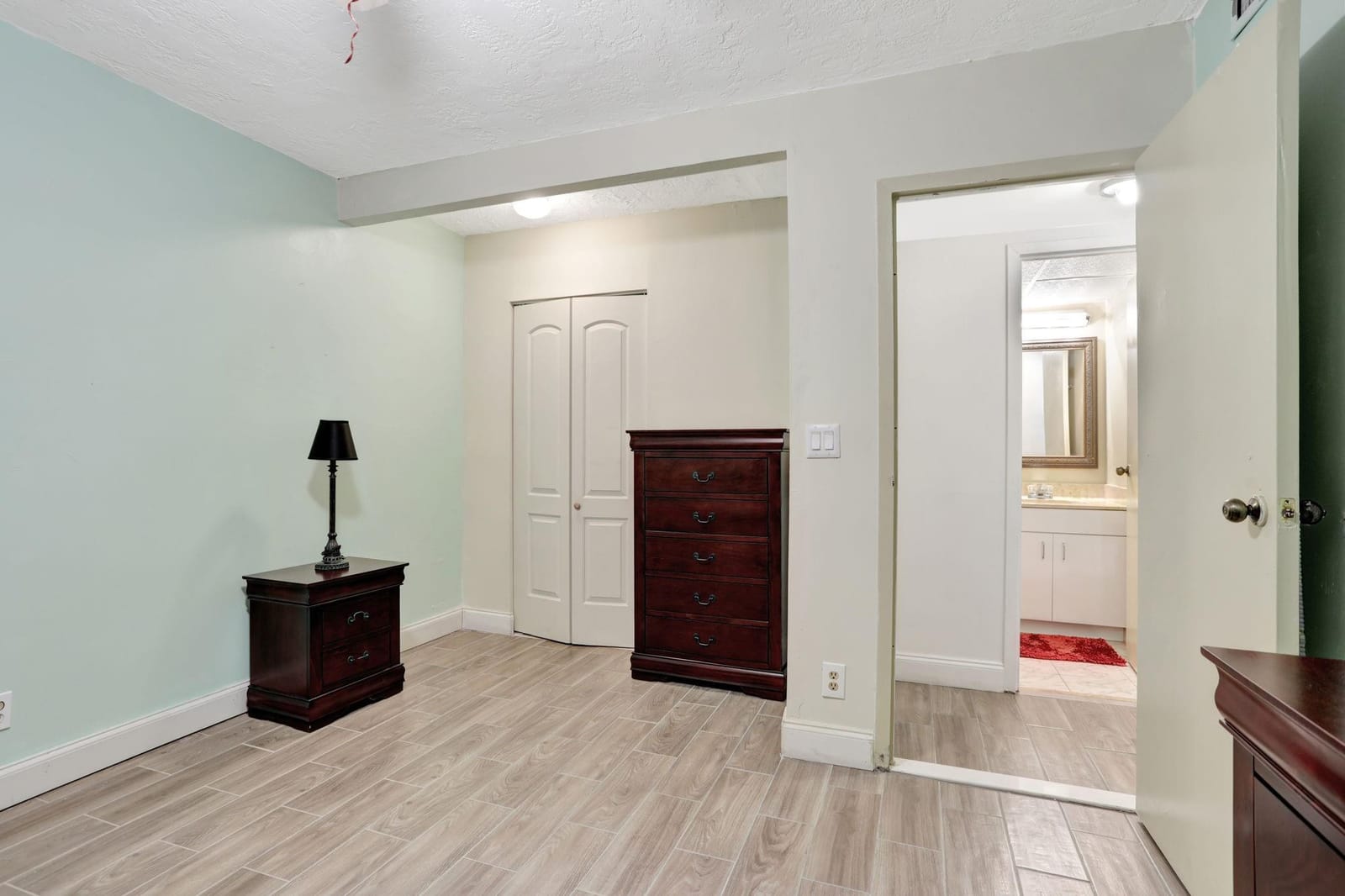 2801 Somerset Drive 112 — photo 8